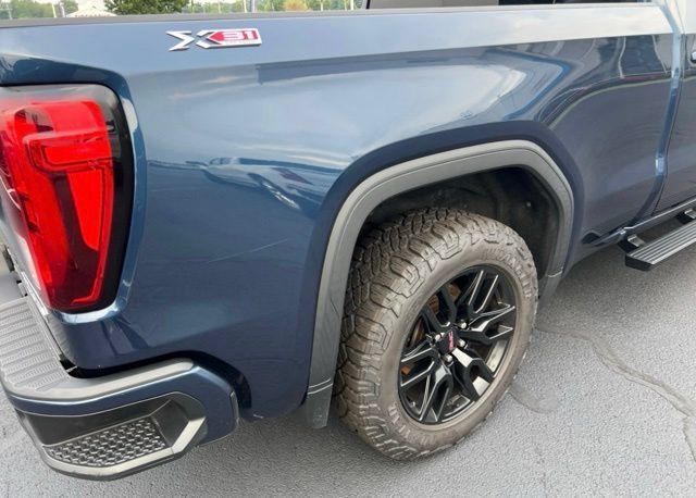 Used 2021 Pacific Blue Metallic GMC Elevation image 17