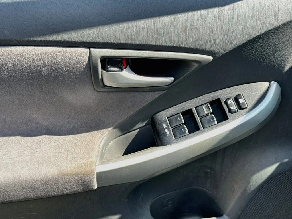 Used 2011 Blizzard Pearl Toyota Two image 23