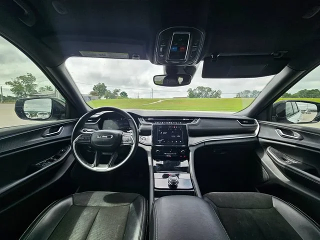 Used 2024 White Jeep Altitude image 12
