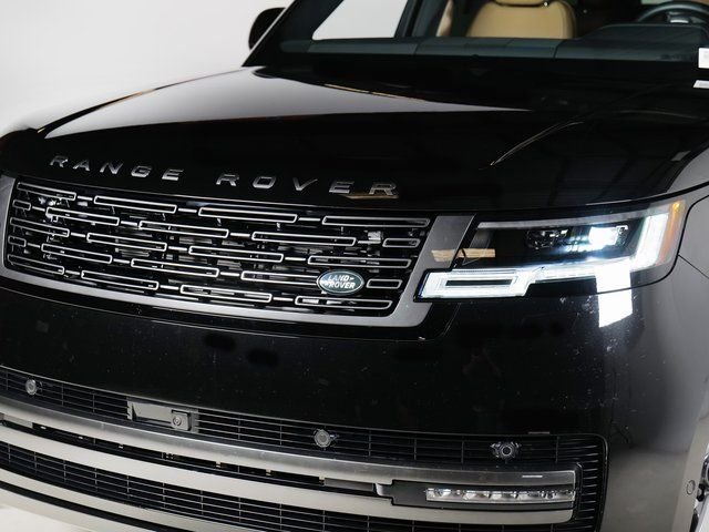 Certified Used 2026 Santorini Black Metallic Land Rover SE image 27