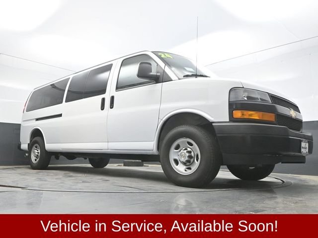 Used 2024 White Chevrolet LS image 33