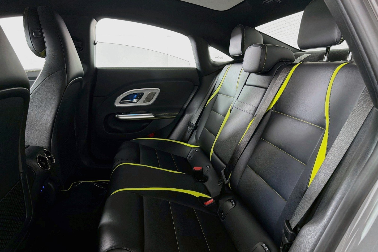 New 2027 MANUFAKTUR Alpine Grey Mercedes-Benz CLA 220 Hybrid image 7