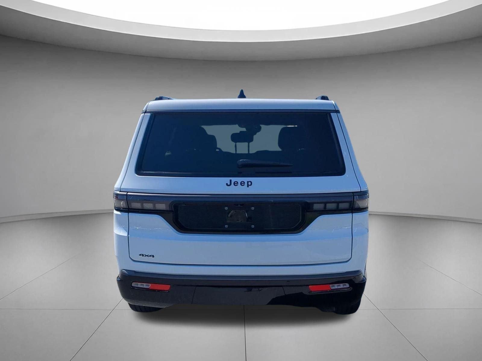 New 2026 Bright White Clear-Coat Exterior Paint Jeep Limited Altitude image 4
