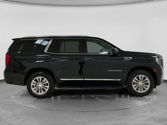 Used 2024 Black GMC SLT image 2