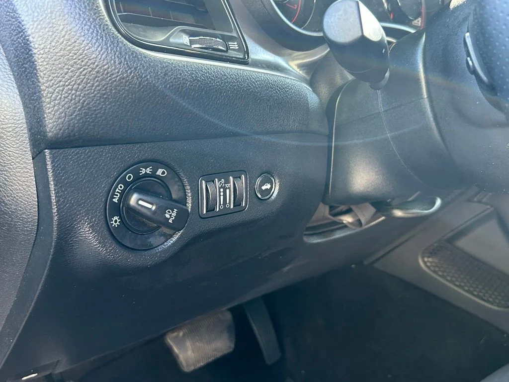 Used 2020 Gray Dodge SXT image 14