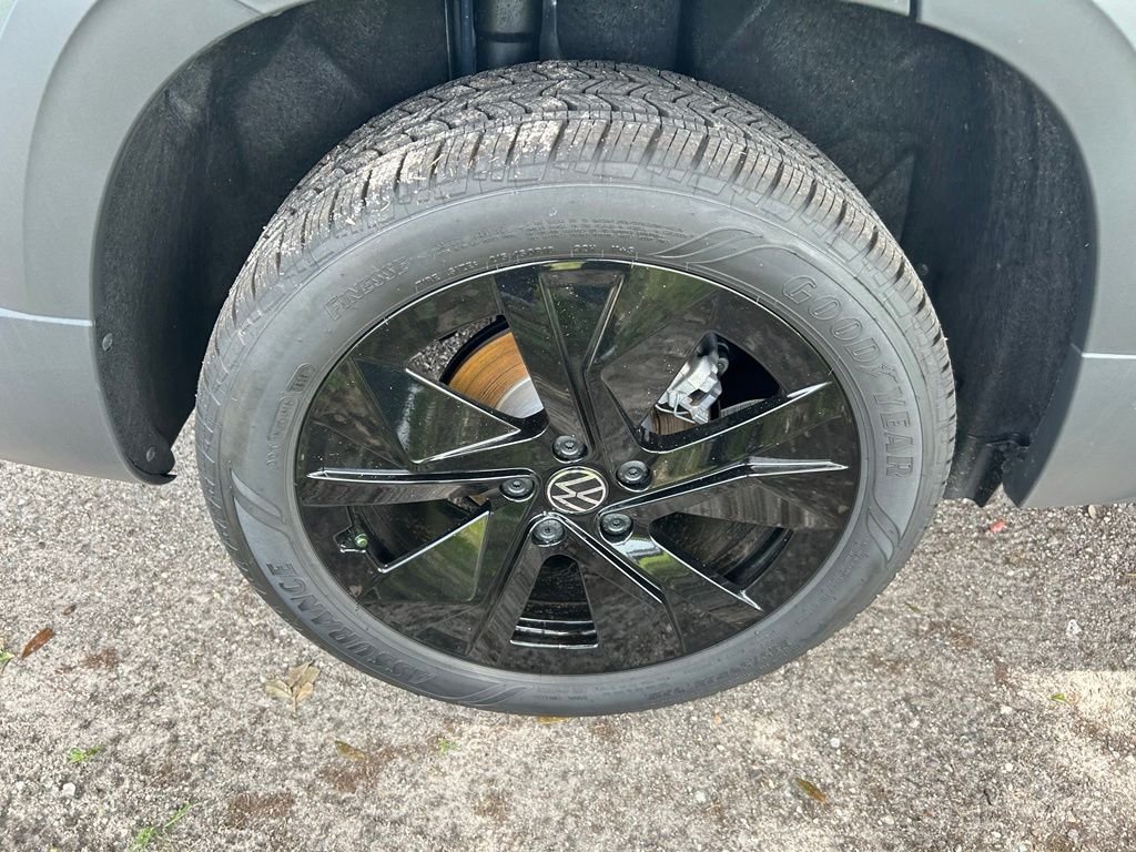 New 2026 Gray Volkswagen 1.5T SE image 25