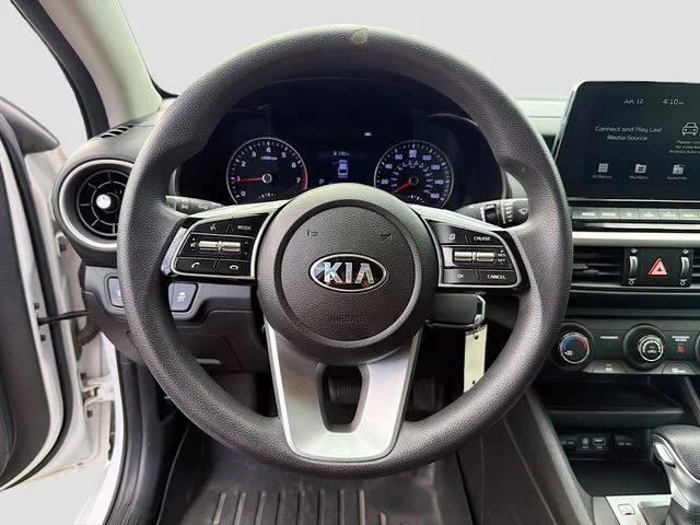 Used 2021 White Kia LXS image 12