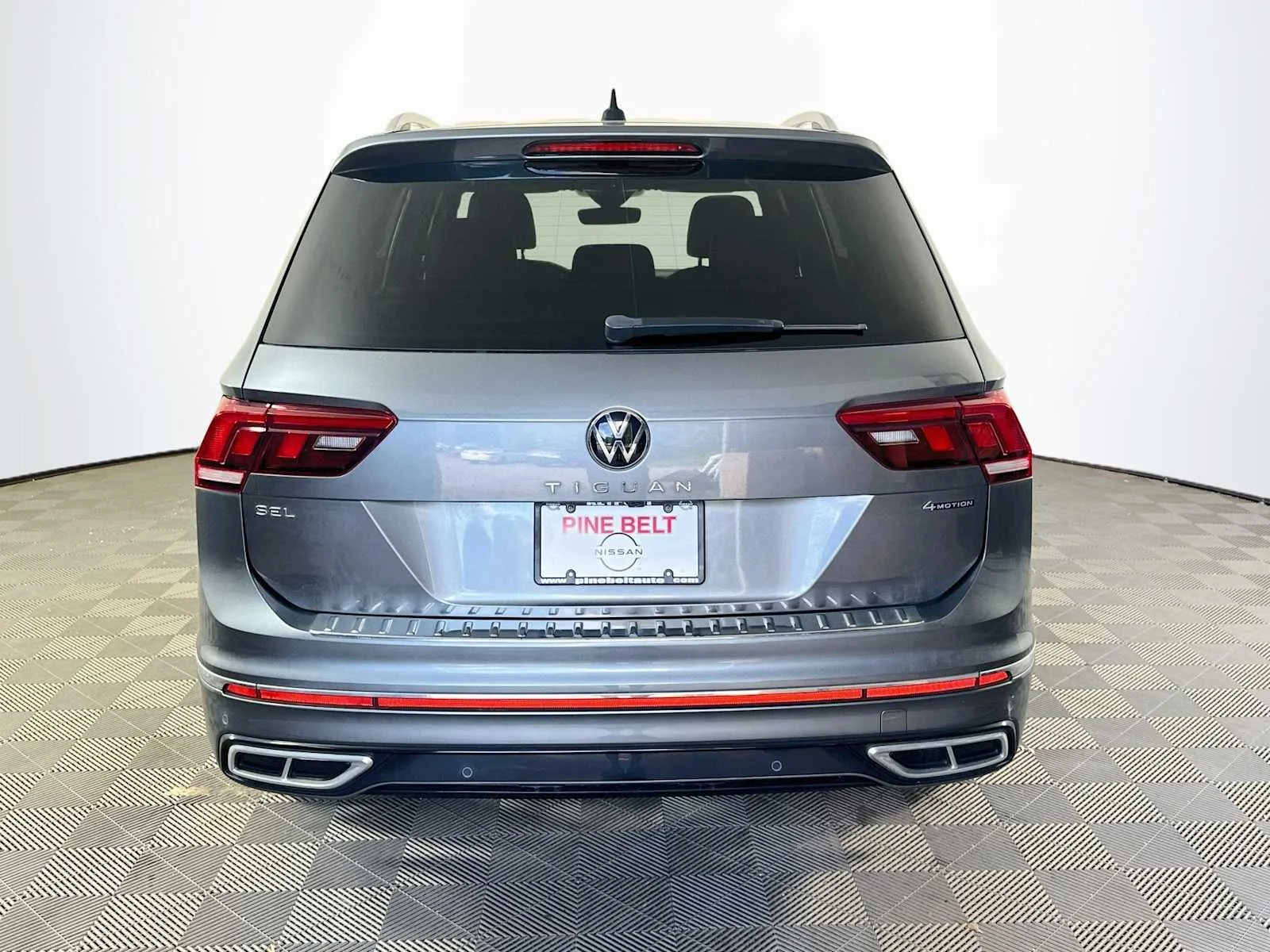 Used 2022 Platinum Gray Metallic Volkswagen SEL R-Line image 5