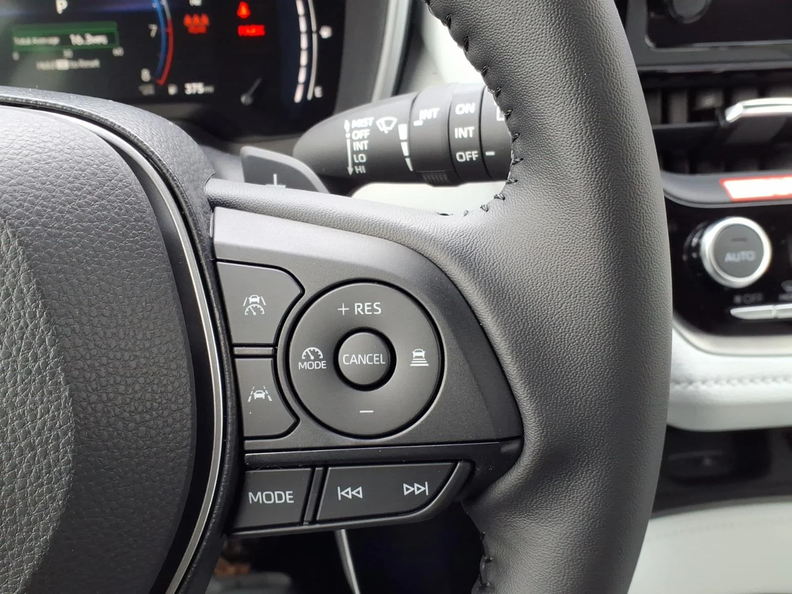 2026 Toyota Corolla Hatchback XSE - Photo 16