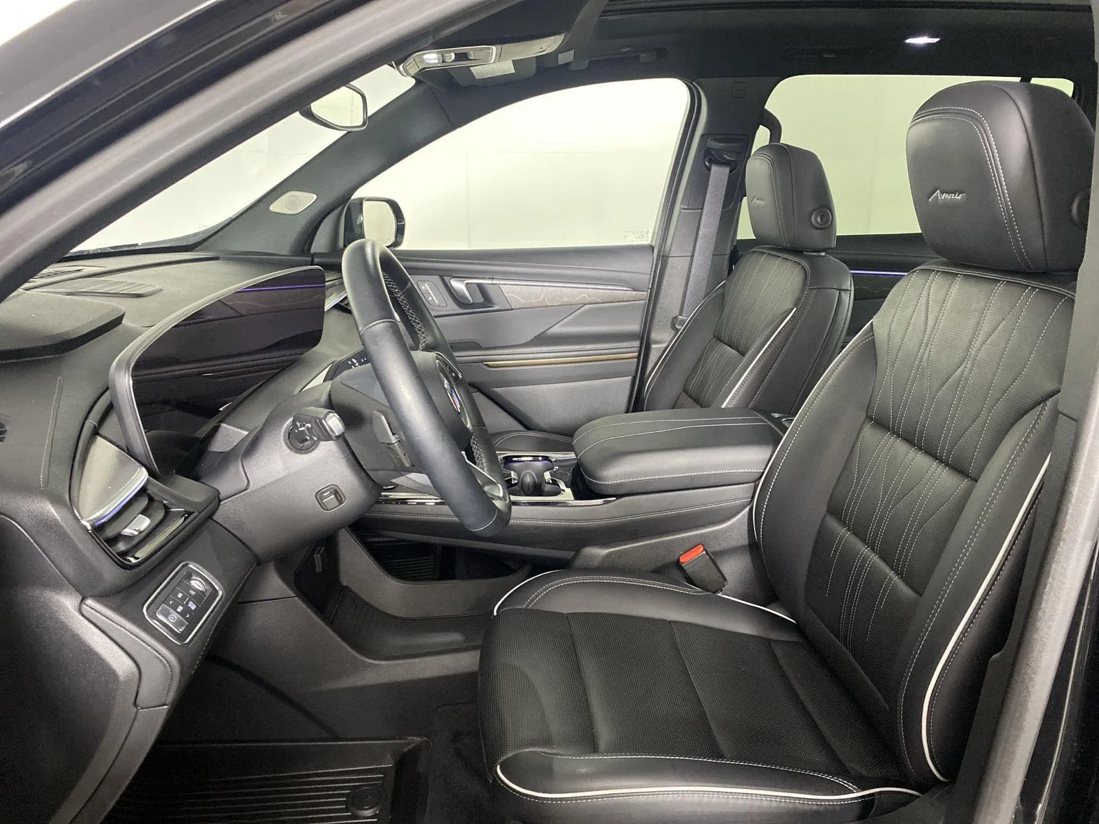 Used 2025 Ebony Twilight Metallic Buick Avenir image 20