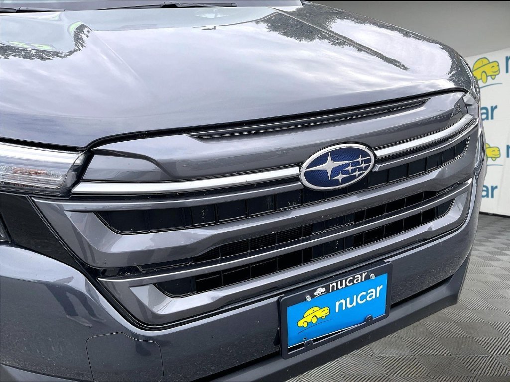 Used 2025 Gray Metallic Subaru Premium image 29
