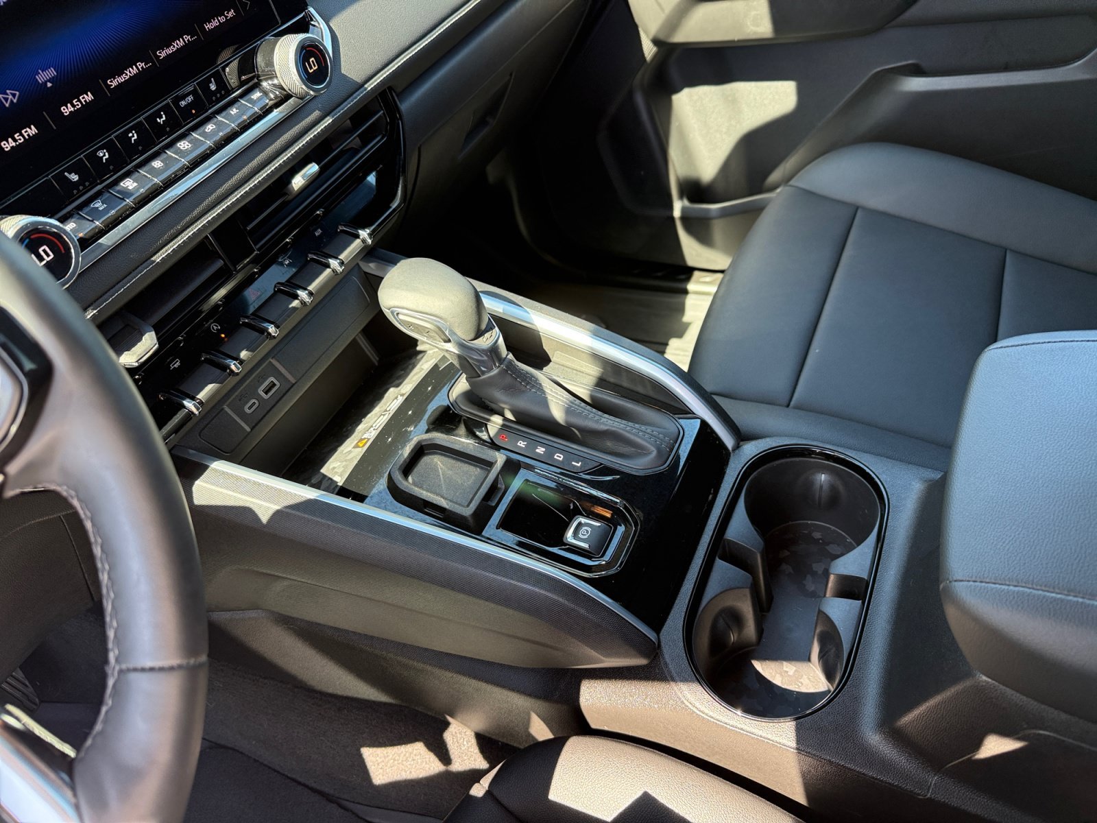 Used 2024 Summit White Chevrolet LT image 13