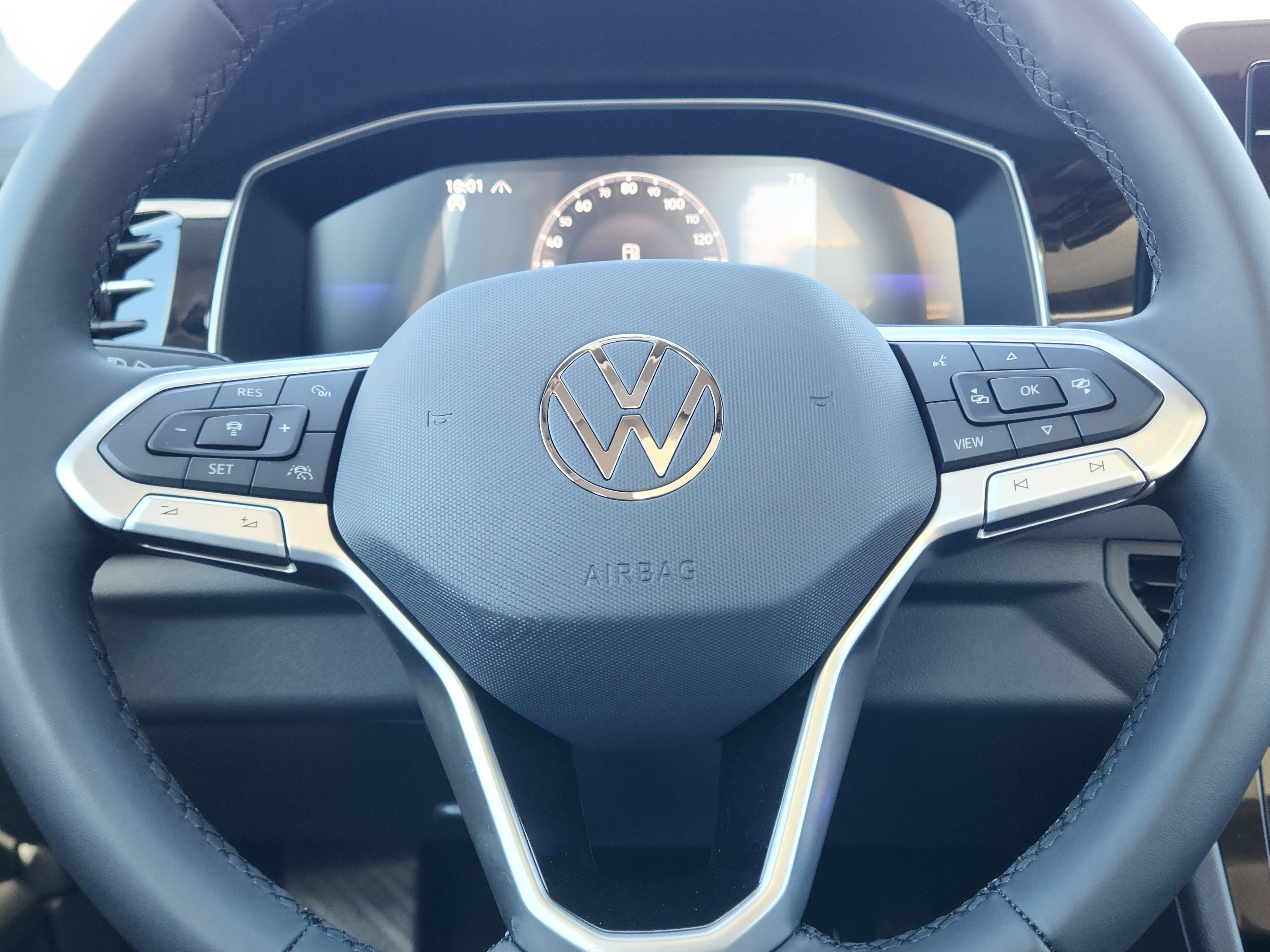 2025 Volkswagen Jetta SE - Photo 13