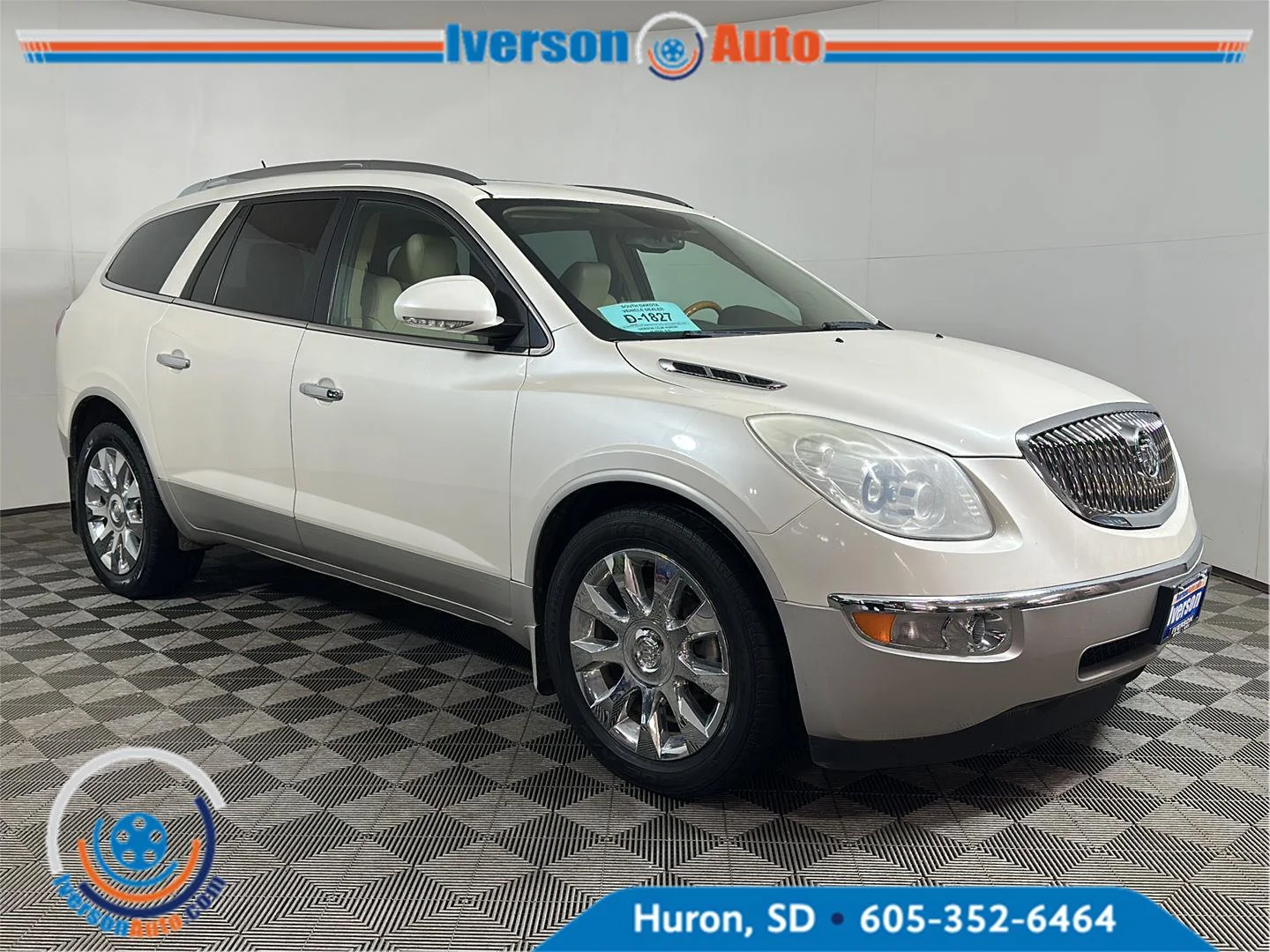 Used 2011 White Diamond Tricoat Buick CXL-2 image 1