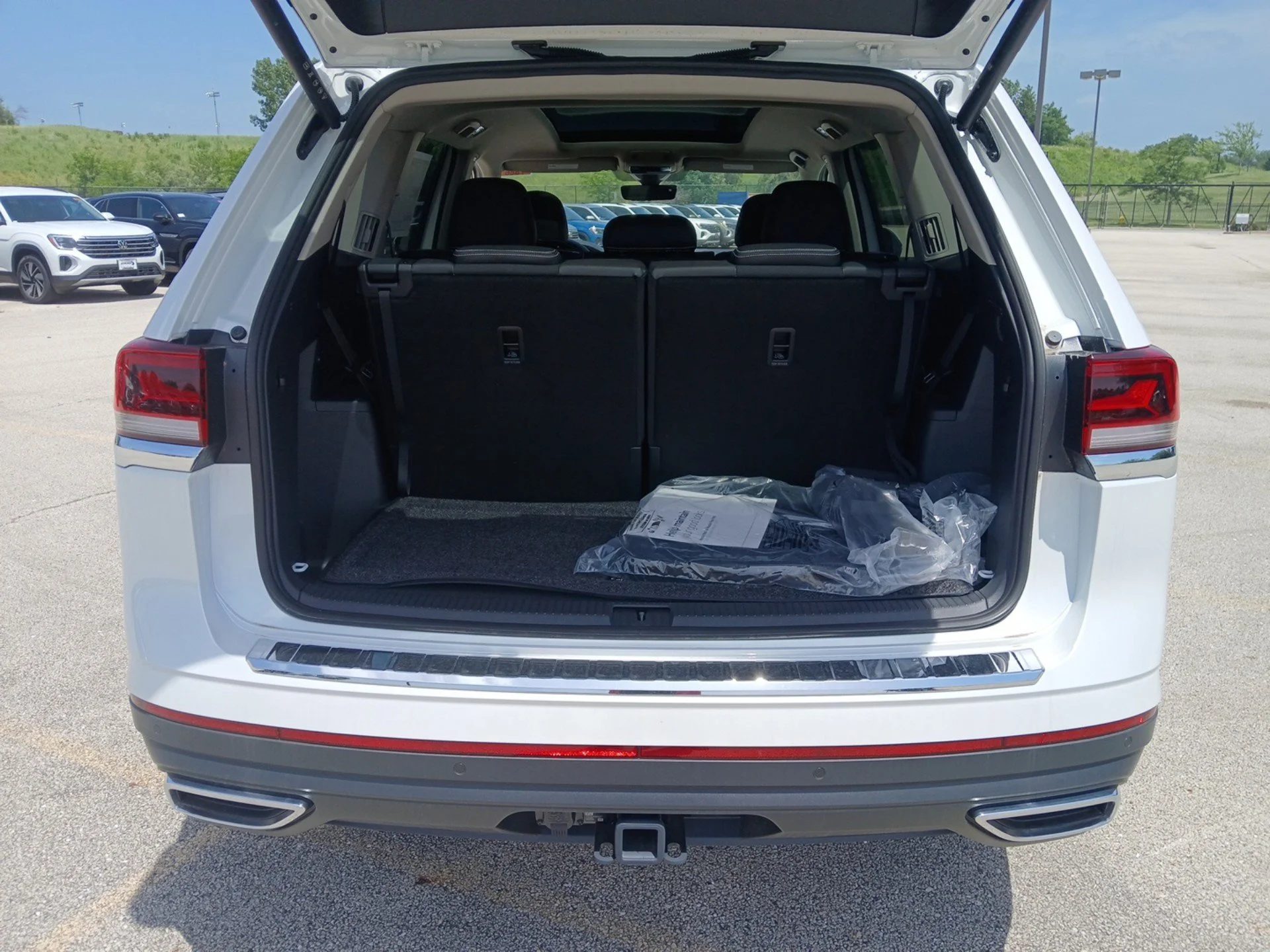 New 2026 Opal White Pearl Volkswagen 2.0T SEL image 25