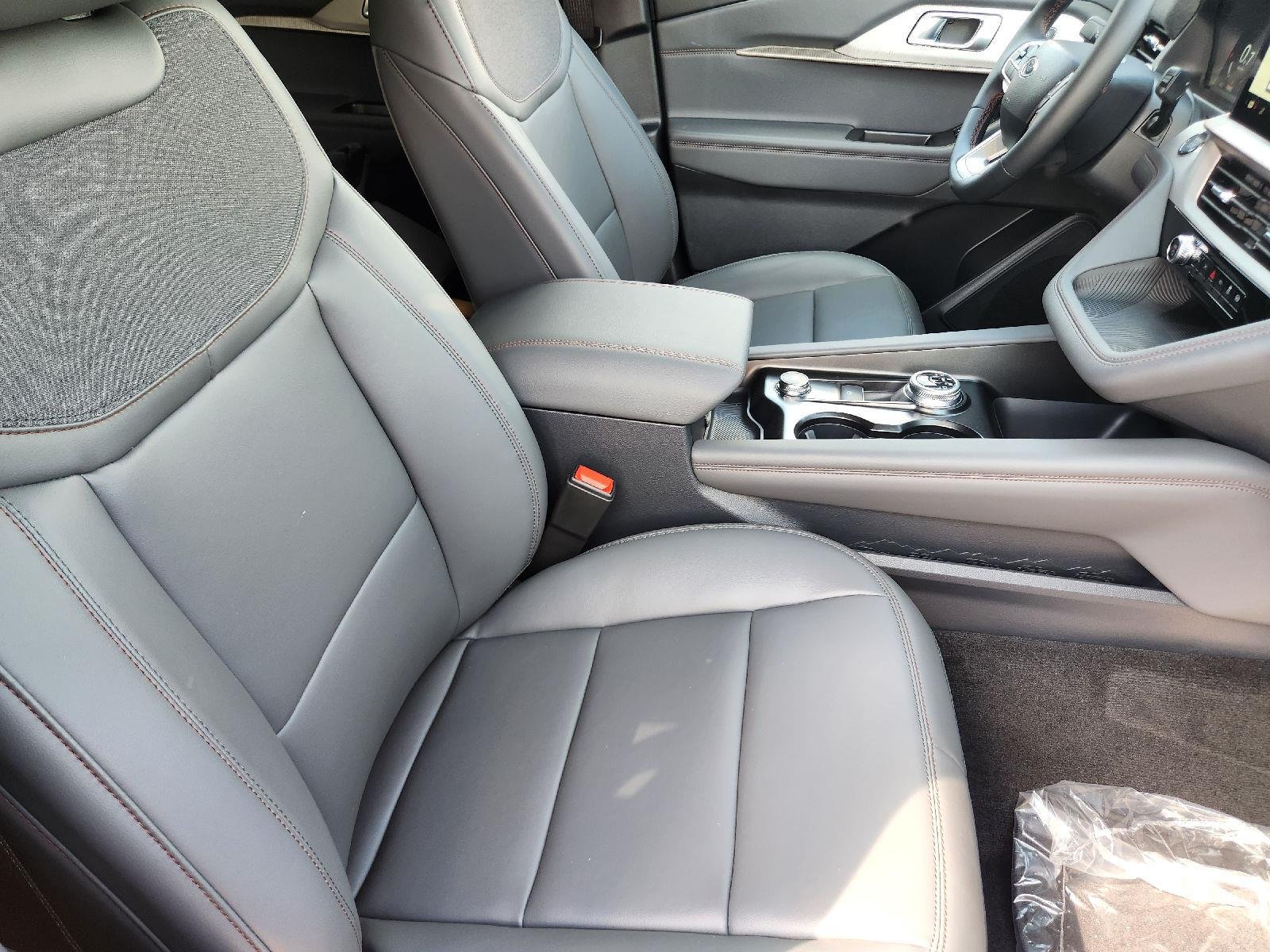 New 2027 Ruby Red Metallic Tinted Clearcoat Ford Active image 10