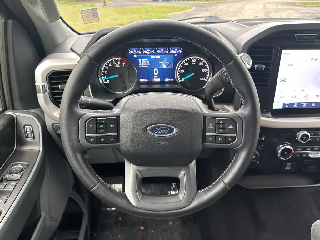 Used 2023 Black Metallic Ford XLT image 17