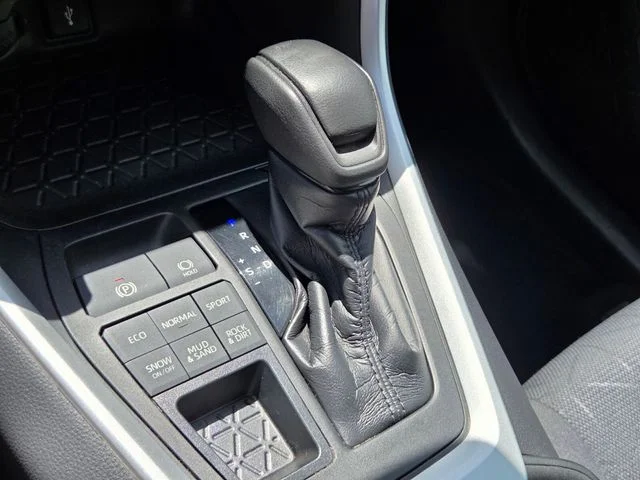 Used 2021 White Toyota XLE image 22