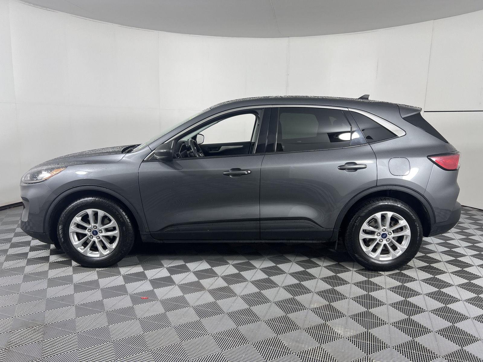 Used 2022 Carbonized Gray Ford SE image 9