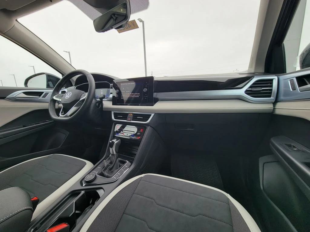 2026 Volkswagen Taos SE - Photo 12