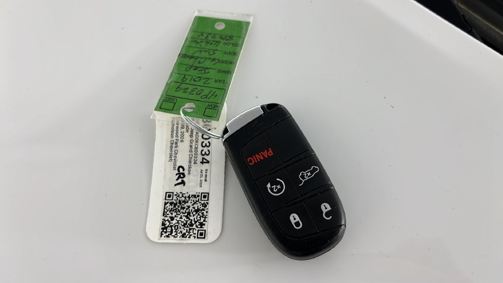 Used 2019 White/off-white Jeep Altitude image 44