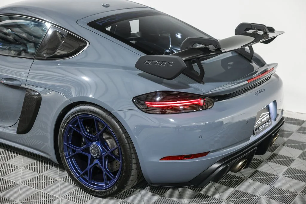 2025 Porsche 718 GT4 RS - Photo 16
