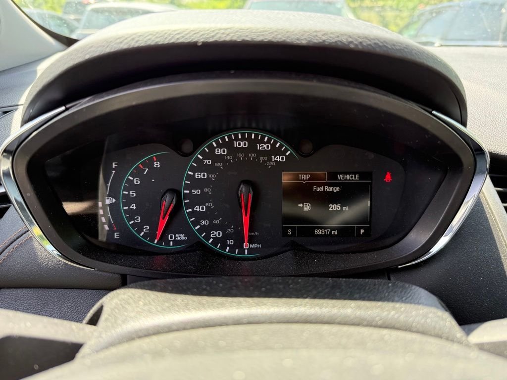 Used 2018 Summit White Chevrolet LT image 5