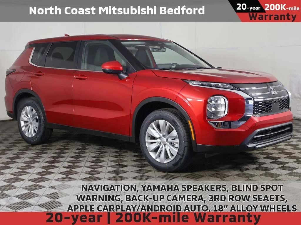 2026 Mitsubishi Outlander ES FWD's photo