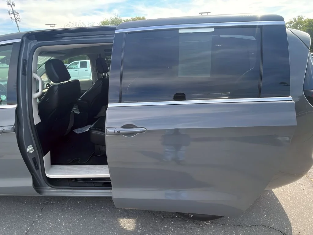2023 Chrysler Pacifica Touring L - Photo 27