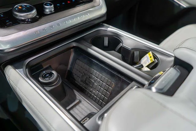Used 2025 Gray Ford Platinum image 34