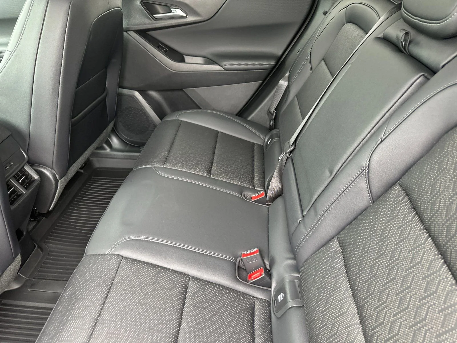 2026 Chevrolet Equinox LT - Photo 12