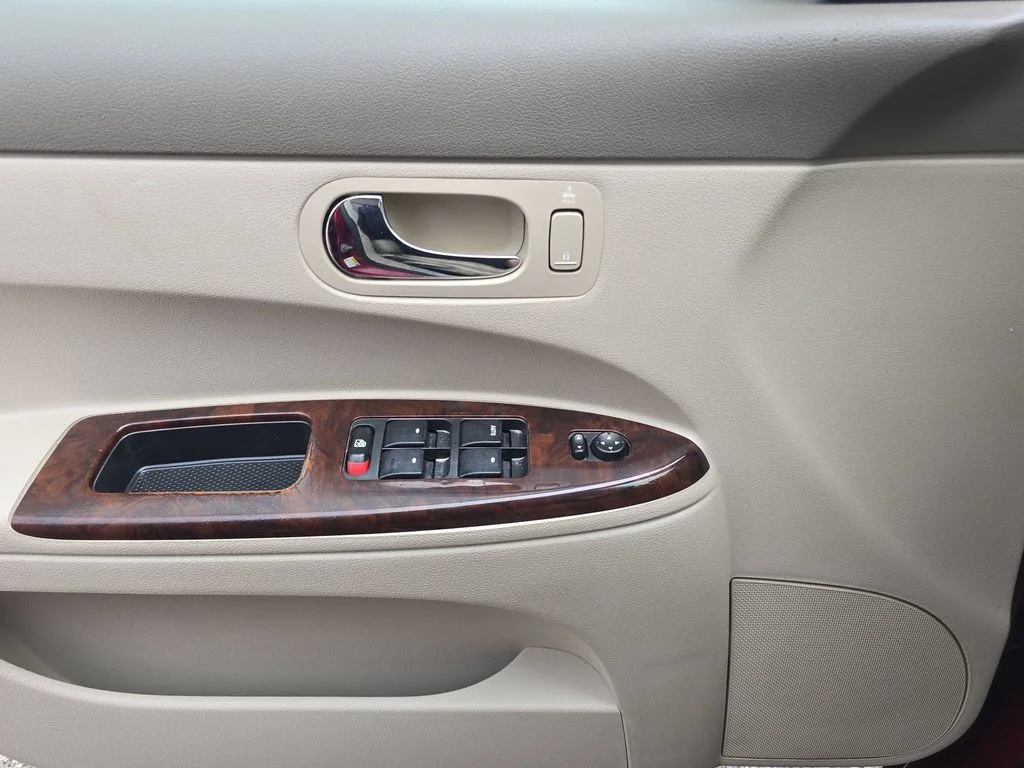 Used 2007 Red Buick CXL image 18