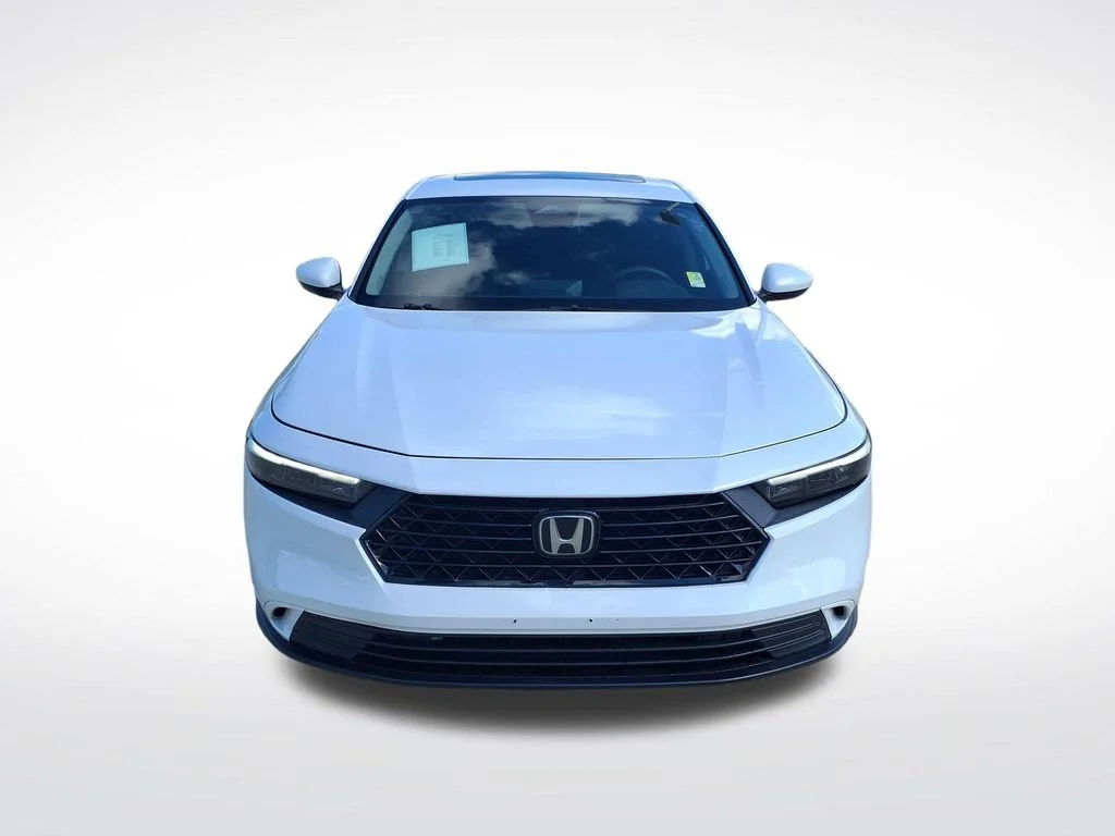 Used 2023 White Honda EX image 2
