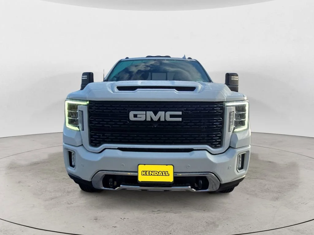 Used 2022 Summit White GMC Denali DRW image 8