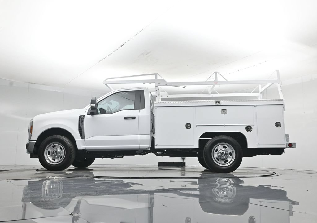 2026 Ford F-350 Super Duty Chassis Cab XL - Photo 53