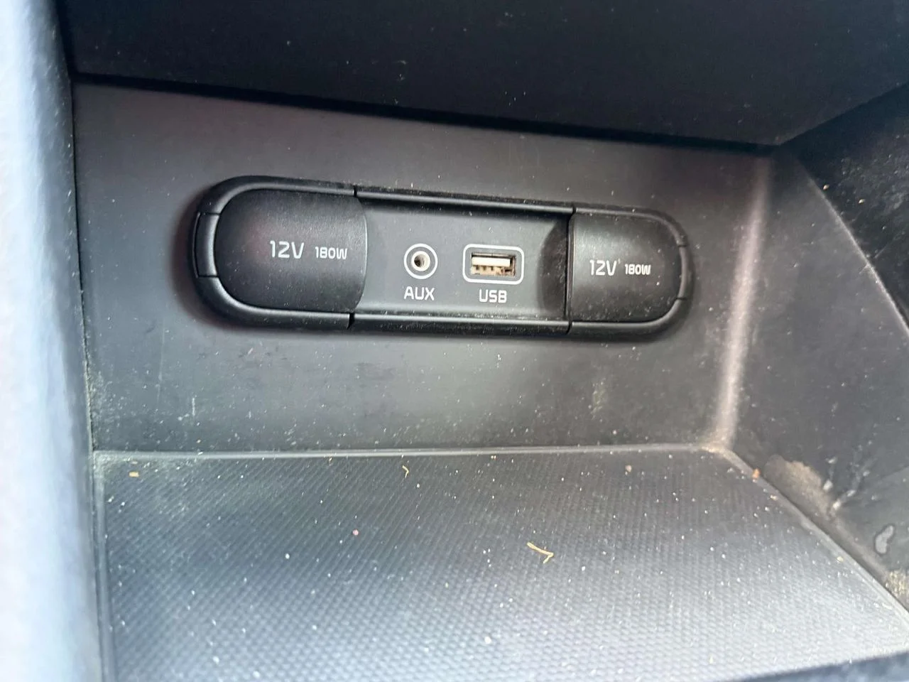 Used 2017 Snow White Pearl Kia EX image 28