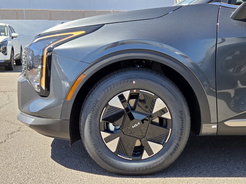 New 2027 Gravity Gray Kia LX image 5