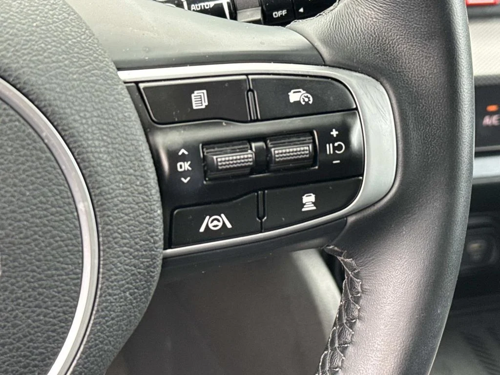 New 2025 Wolf Gray Kia SX image 31