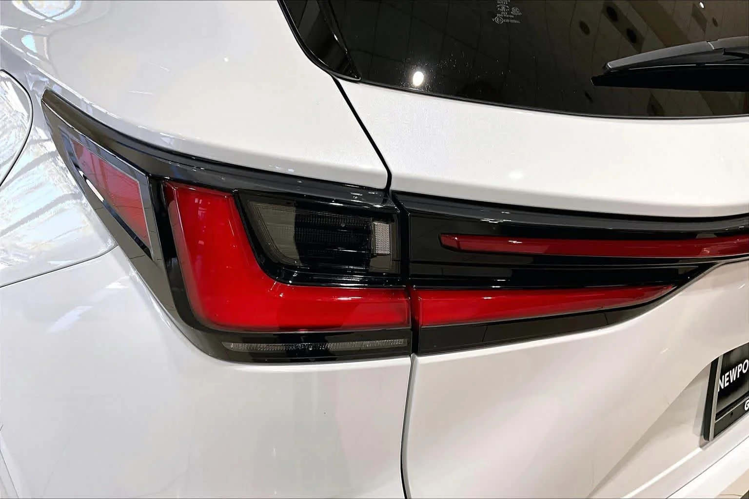 2026 Lexus NX 450h+ F-Sport - Photo 12