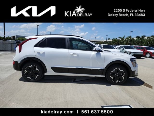 New 2026 Snow White Pearl Kia WIND image 2