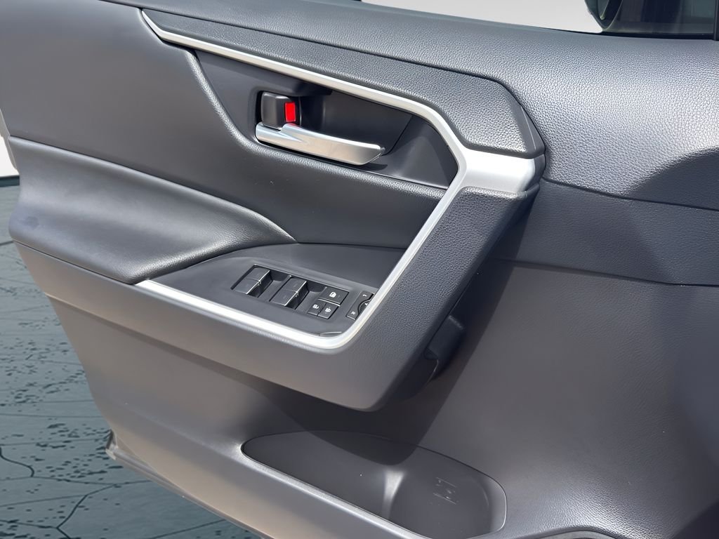 2025 Toyota RAV4 XLE Premium - Photo 23