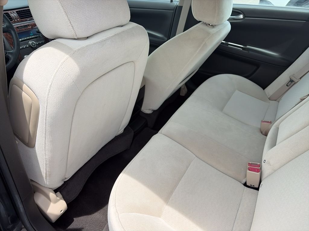 Used 2013 Gray Chevrolet LT image 26