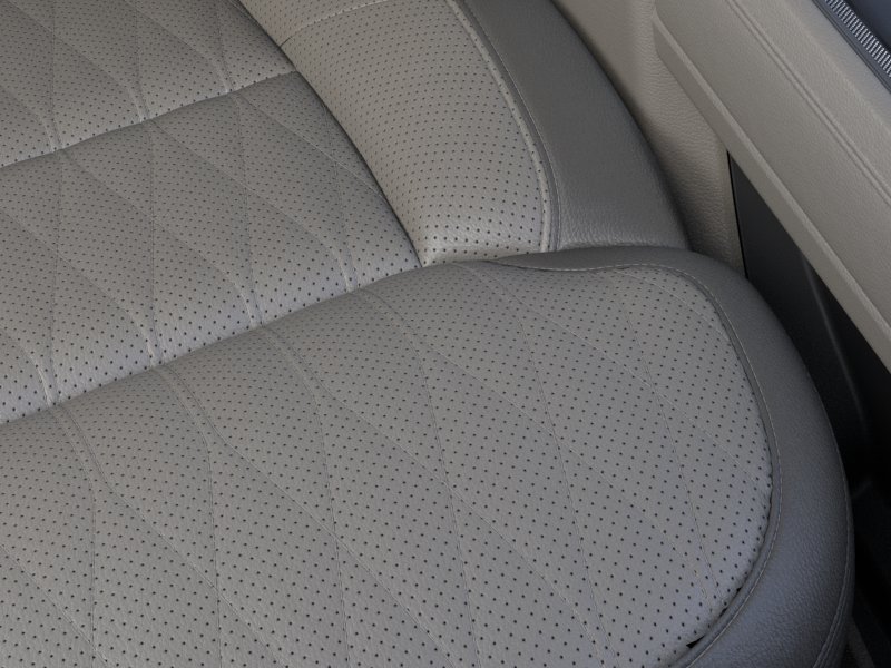 New 2026 Star White Metallic Tri-Coat Ford F-450® Platinum® image 46