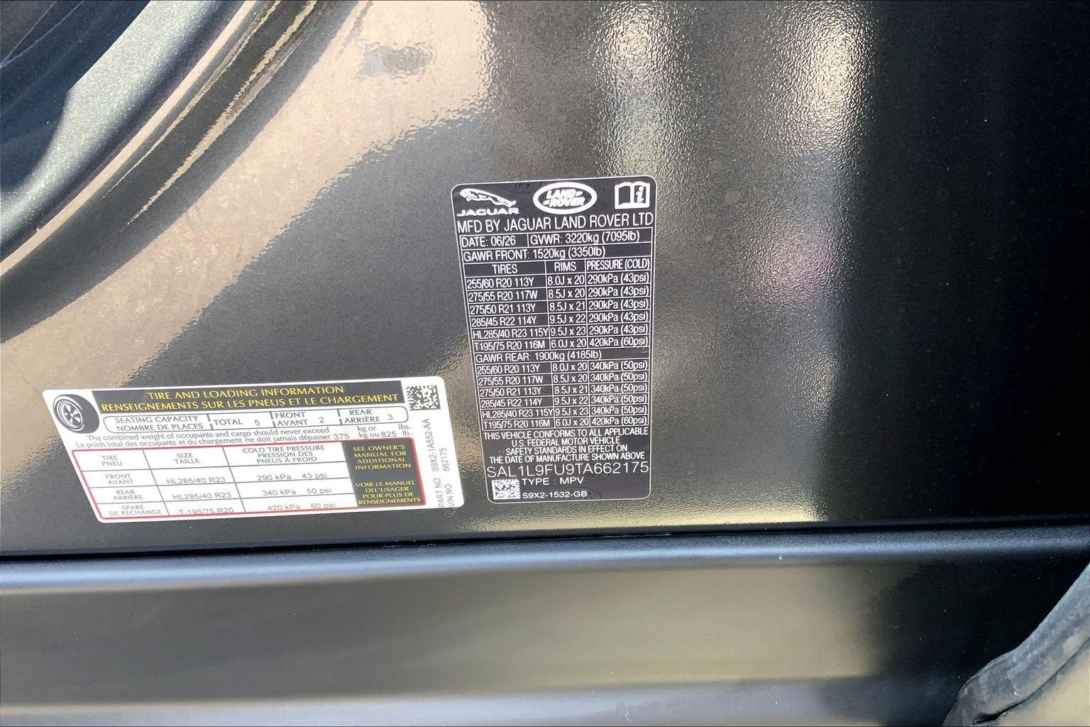 New 2026 Carpathian Grey Land Rover Dynamic SE image 18