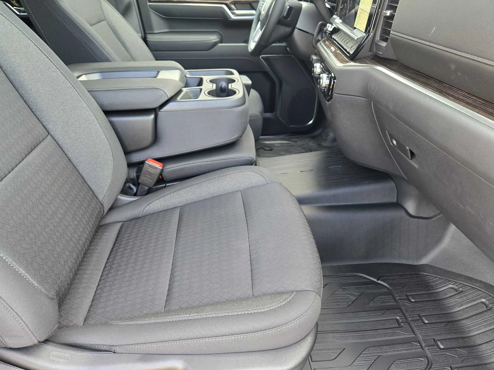 New 2026 Sterling Metallic GMC Elevation image 9