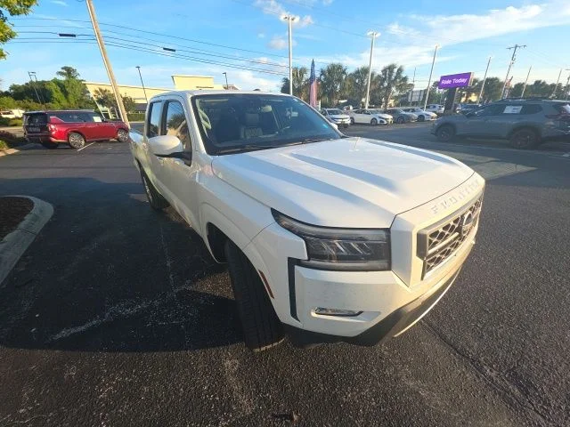 Used 2022 White Nissan SV image 3