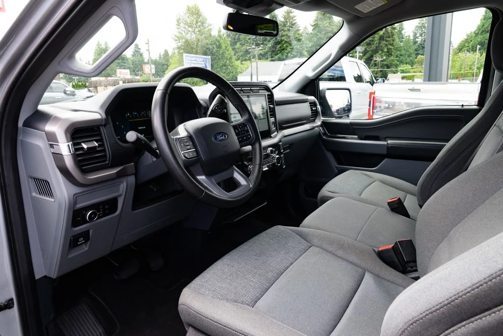 Used 2024 Gray Ford XLT image 19