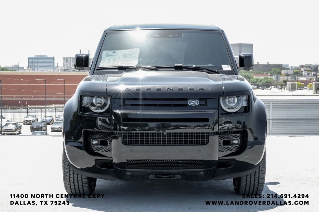 Used 2024 Black Land Rover V8 image 3