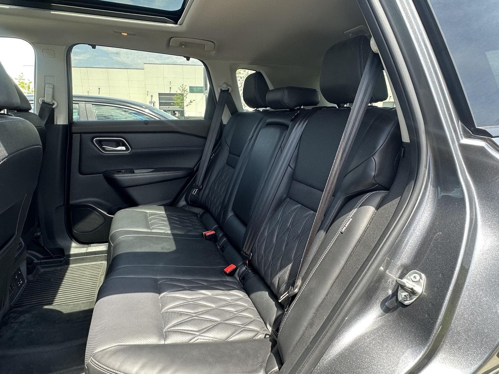 Used 2021 Gun Metallic Nissan Platinum image 7