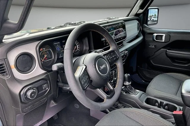 Used 2024 Anvil Clearcoat Jeep Sport image 17